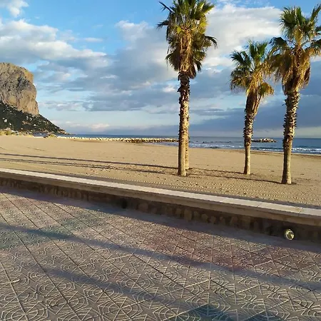 Primera Linea De Playa Con Garaje Apartment