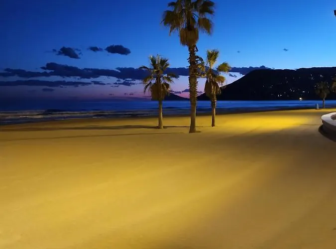 아파트 Primera Linea De Playa Con Garaje *