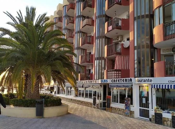 Primera Linea De Playa Con Garaje Apartment