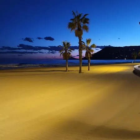 Lägenhet Primera Linea De Playa Con Garaje *